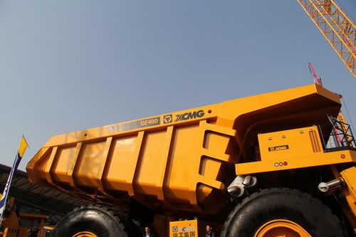 新能源電動(dòng)智能無軌礦車投入使用全氟己酮自動(dòng)滅火系統(tǒng)