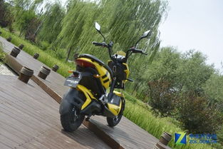 行駛在道路上的大黃蜂 愛瑪小瑪a3電動(dòng)車評(píng)測