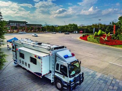 流動(dòng)警務(wù)室|移動(dòng)警務(wù)室|通信指揮車|特種改裝警車|緝查布控車|防爆車|流動(dòng)警務(wù)車|流動(dòng)警務(wù)站|移動(dòng)警務(wù)車|電動(dòng)巡邏車|電動(dòng)觀光車|電動(dòng)警車|電動(dòng)消防車