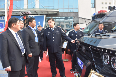 流動(dòng)警務(wù)室|移動(dòng)警務(wù)室|通信指揮車|特種改裝警車|緝查布控車|防爆車|流動(dòng)警務(wù)車|流動(dòng)警務(wù)站|移動(dòng)警務(wù)車|電動(dòng)巡邏車|電動(dòng)觀光車|電動(dòng)警車|電動(dòng)消防車