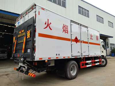 東風(fēng)柳汽單橋液壓尾板防爆車廂式車